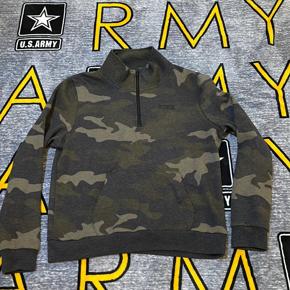 Victoria’s Secret Pink Pullover!